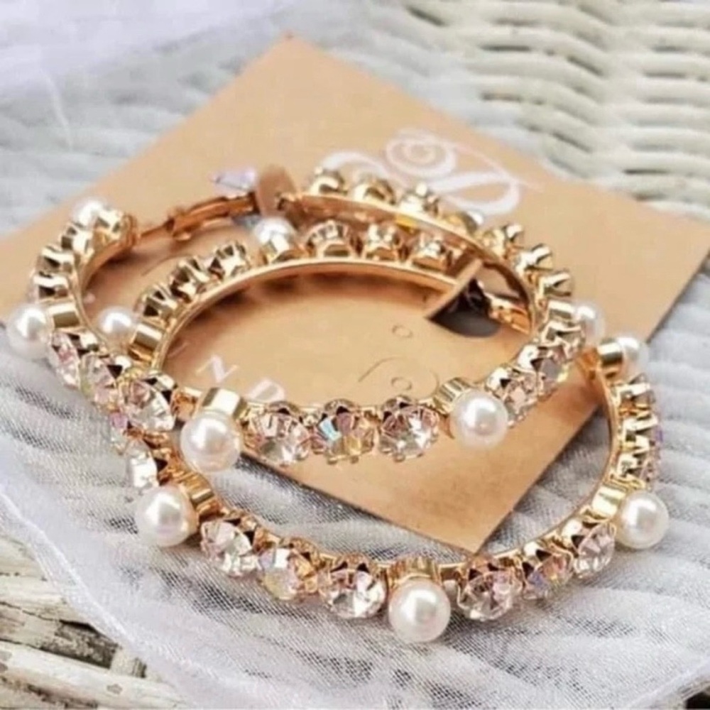 Plunder Gold and Pearl Hoop Earrings